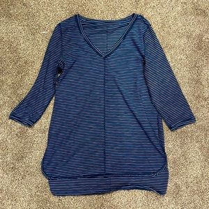 Mid Sleeve, V-neck Tunic